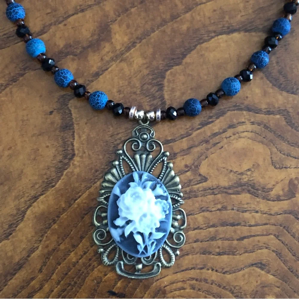 Handcrafted rose cameo filigree genuine dragon vein agate stone necklace
